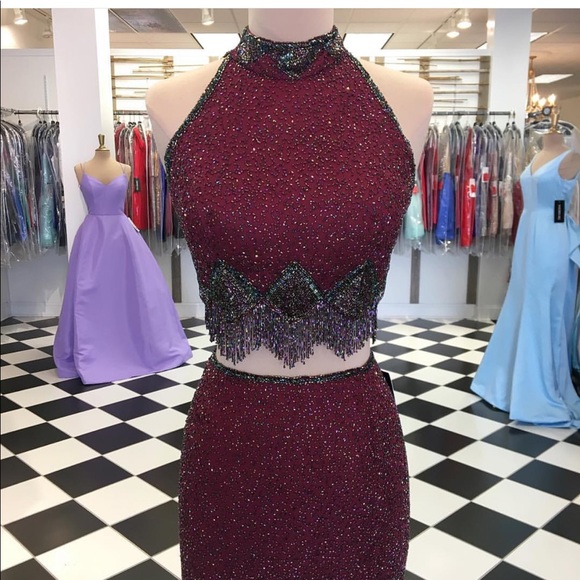 2019 Sherri Hill prom dress - Picture 2 of 4